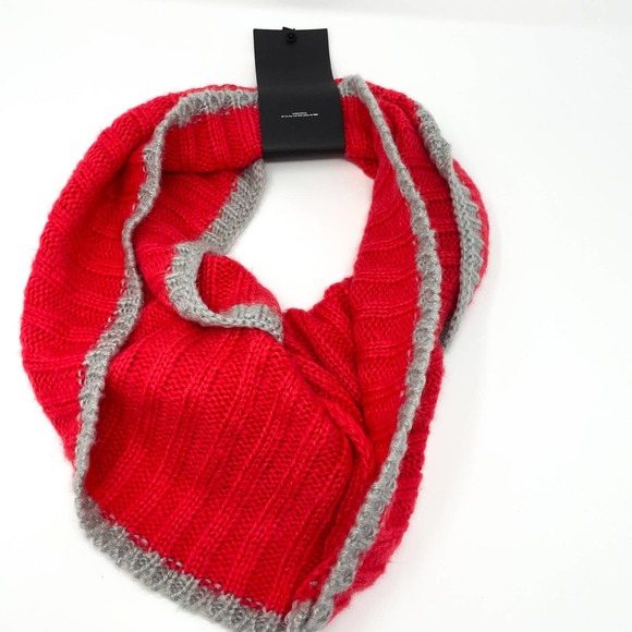 FREE PRESS Red & Gray Warm, Cozy, Knit Circle Scarf - Picture 6 of 6